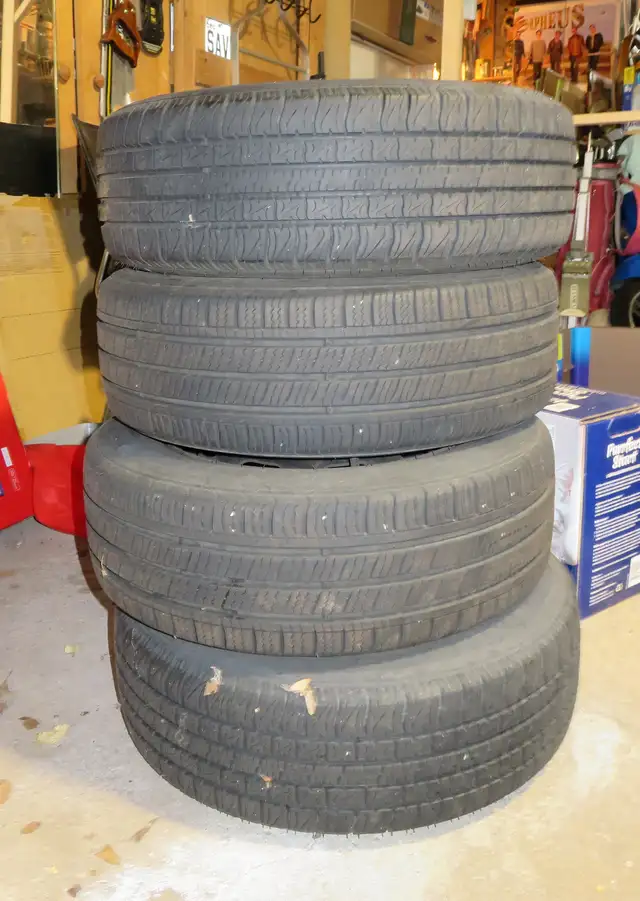 4 Winter Tires with Rims + Tire Rack – 14" – Great Condition in Tires & Rims in Laval / North Shore - Image 3