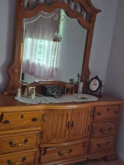 Set de chambre à coucher en chêne, View more