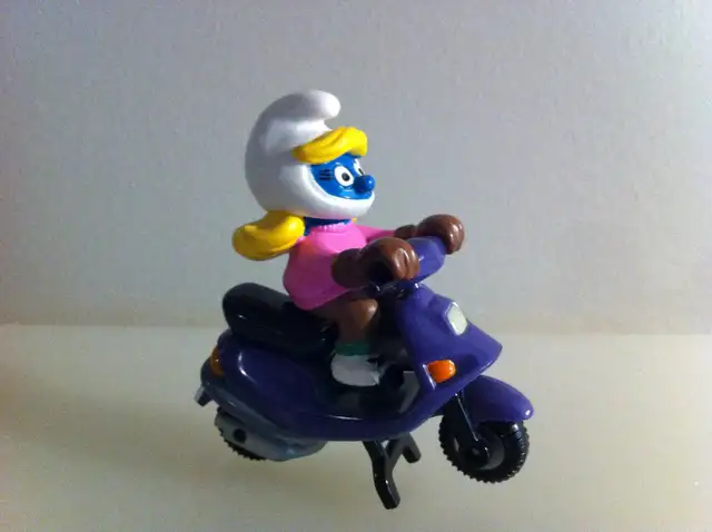 Super Smurfs - Vintage 1998 Smurfette Ridding a Motorbike632349885529611213