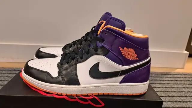 Jordan 1 Mid Phoenix Suns in Men's Shoes in Markham / York Region - Image 4