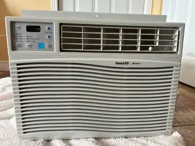 Je vends mon climatiseur de fenêtre ForestAir by Gree de 10 200 BTU, un appareil usagé en bon état q...