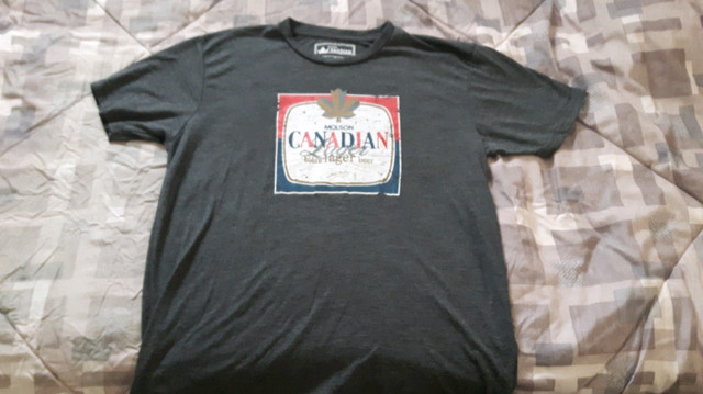 Molson Canadian T-shirt in Men's in Mississauga / Peel Region