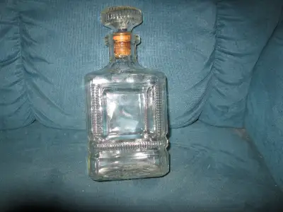 Article de Collection. Bouteille de Transfert. Flacon. 15.00$. Bonne condition. Voir autres annonces...