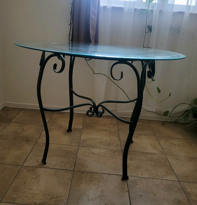 Glass Dining Table in Dining Tables & Sets in Mississauga / Peel Region