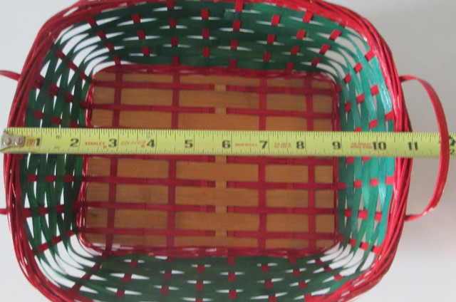 Christmas Basket with Handles-Green and Red in Holiday, Event & Seasonal in London - Image 4