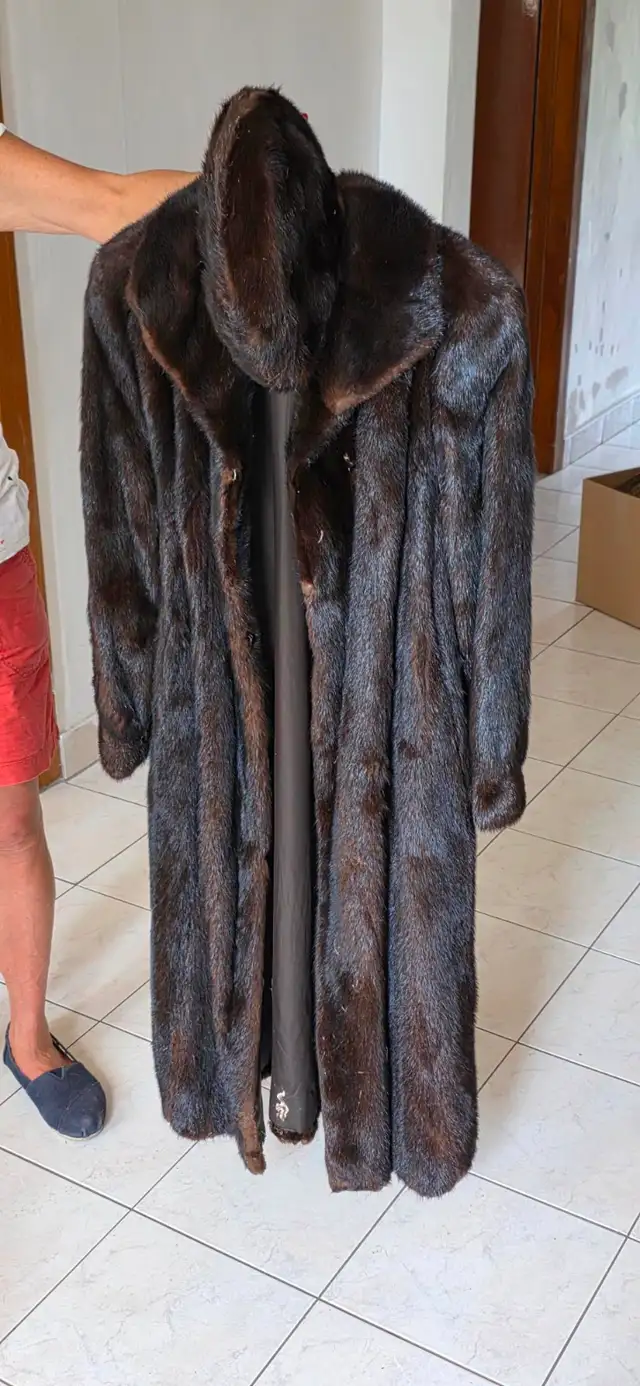 Women's Mink Coat - Woman's Medium Size Mink Coat