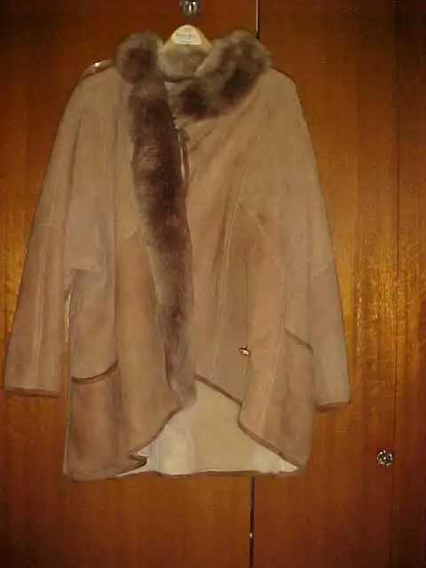 SUEDE AND FUR JACKET AND SKIRT in Women's - Tops & Outerwear in Calgary - Image 4