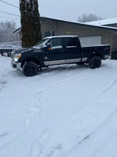 runs and drives 6.7 lariat 2509832805