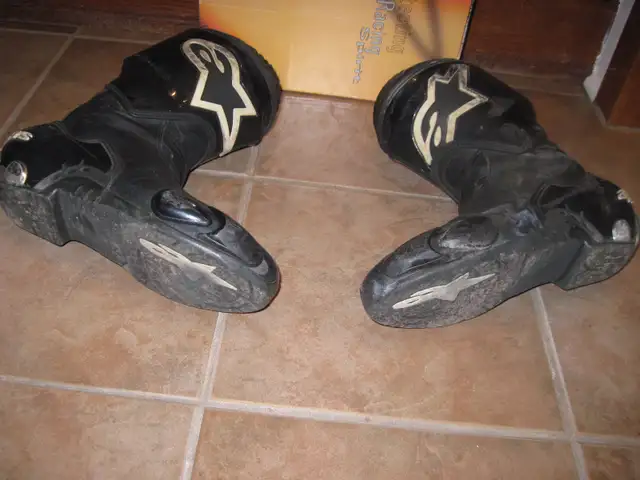 Old Alpinestar Supertech race boots in Men's Shoes in Markham / York Region - Image 9