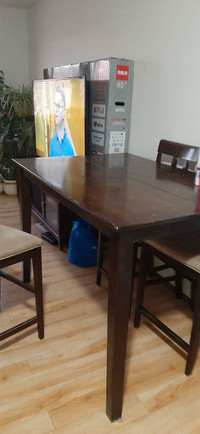 High Dining table with chairs