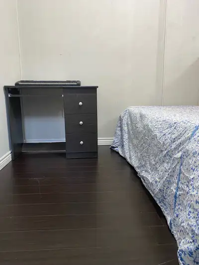 GIRL ONLY! JULY 1ST! PRIVATE ROOM FOR RENT IN MALTON! 