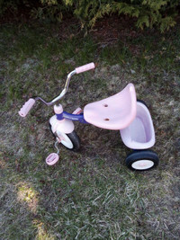 TRICYCLE pour  fille RADIO FLYER pliable propre  roues A-1 
