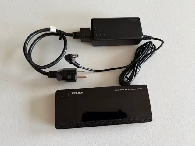 TP-Link USB 3.0 7-Port Hub + 2 Fast Charge Ports in Cables & Connectors in Mississauga / Peel Region - Image 2