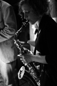 Cours de saxophone à Lévis disponible en ligne.