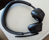 Microsoft surface headphones 