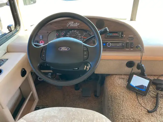 2002 Ford Flair Motorhome in RVs & Motorhomes in Cowichan Valley / Duncan - Image 3