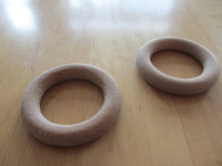 Deux anneaux de bois de marque Grapat (T31)