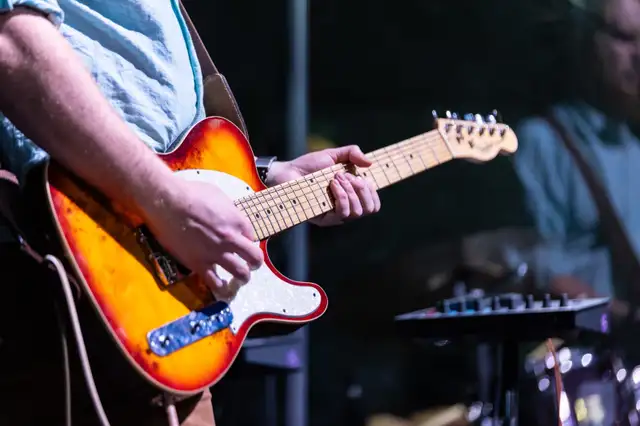 Professional Guitar Repair and Restring Service in Guitars in Markham / York Region - Image 4