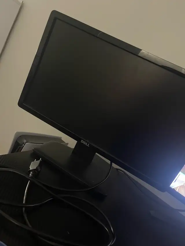 DELL  20in monitor  in Monitors in North Bay - Image 2