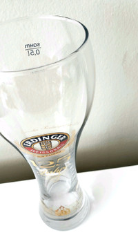 2 Erdinger Weissbrau beer Glass/ Tall Pilsner glasses/ barware 
