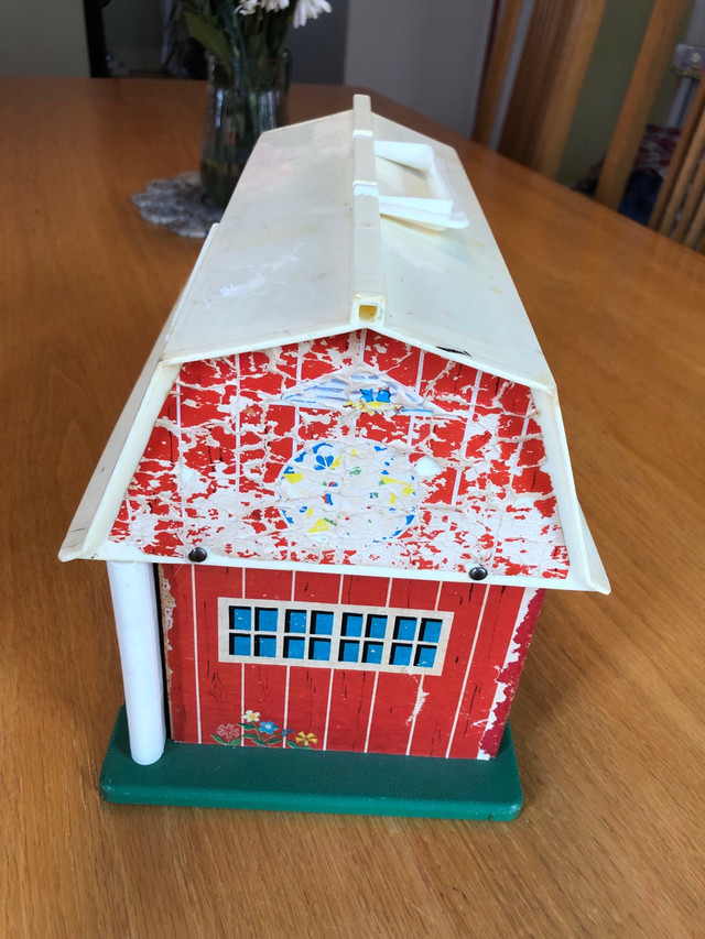 Vintage Fisher Price Barn c.1967- Rough in Toys & Games in Kitchener / Waterloo - Image 2