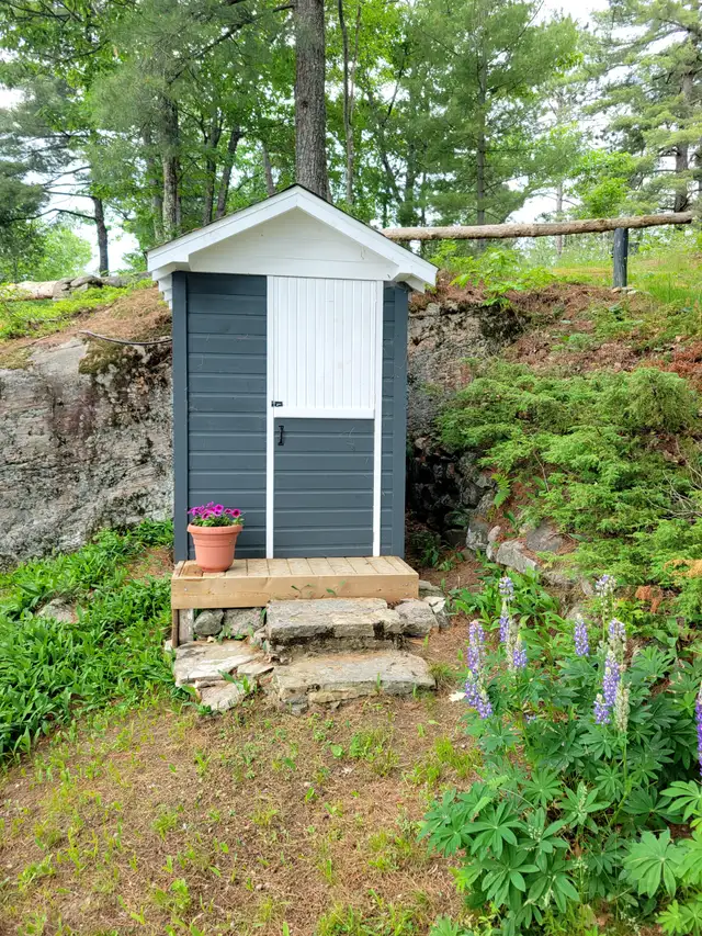 Ice House Getaway at Isle O Pines Muskoka in Ontario in Canada - Image 6