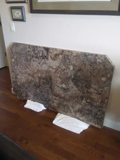 69 X 34 ISLAND COUNTER TOP , LIKE NEW , ARBERITE FI NISH. , BROWN AND BLACK , 120.00 OBO CALL OR TEX...