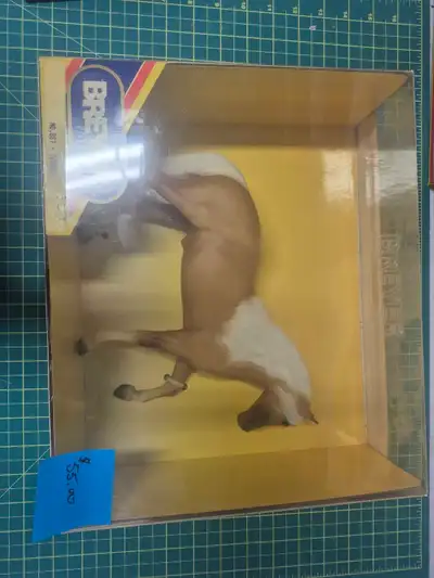 Breyer 867 Tesoro, View more