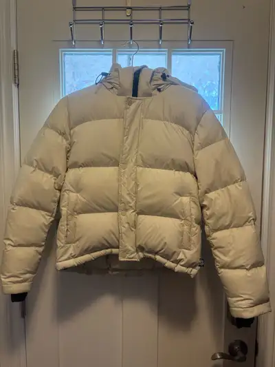 Aritzia Super Puff shorty, View more