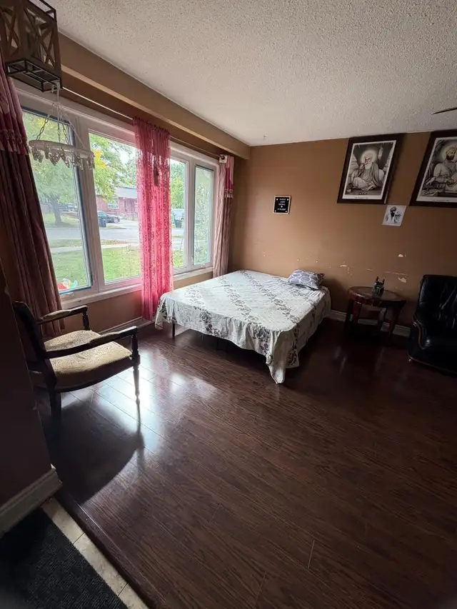renting house in Long Term Rentals in Mississauga / Peel Region - Image 6
