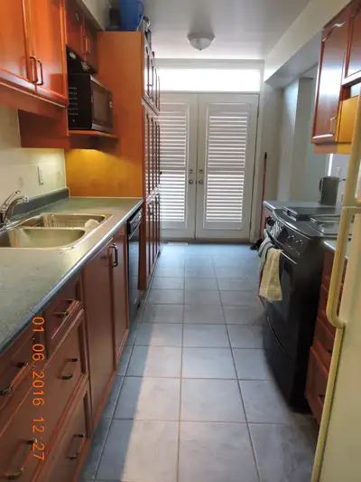 furnished room 5 minute walk to medical school