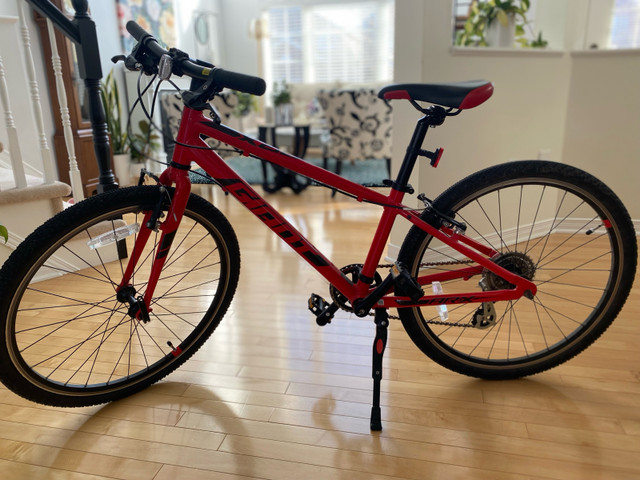 Giant 24” Red Bike 450$ in Kids in Ottawa