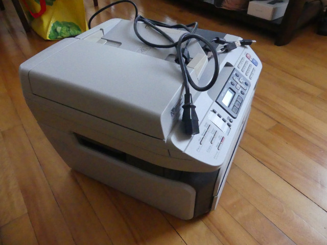 Imprimante laser tout en un à vendre dans Imprimantes, Scanneurs  à Saguenay - Image 3