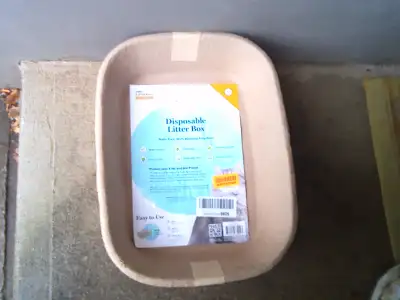 NEW DISPOSABLE  6 LITTER PANS FOR CATS, View more
