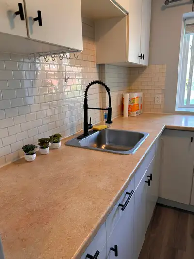 Freshly renovated 1-bedroom condo in Beacon Hill South ( 2041 Arrowsmith Dr, Ottawa), just minutes f...