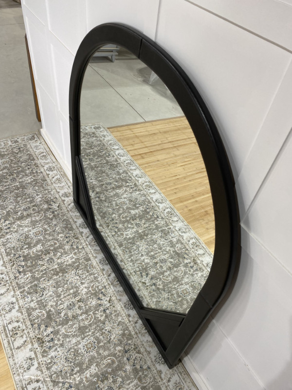 Arched mirror in Home Décor & Accents in Norfolk County - Image 3