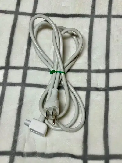selling a Genuine Power Adapter Extension Wall Cord Cable for Apple Mac MacBook looking to get $5