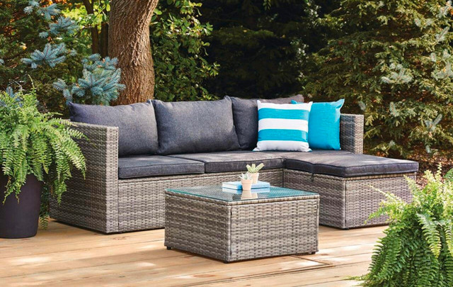 *****SOLD***** Outdoor wicker patio set ( Cushions included) in Patio & Garden Furniture in City of Toronto - Image 2