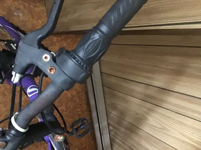 Vélo fille supercycle cadre 17”, ajustements requis in Kids in Laval / North Shore - Image 5