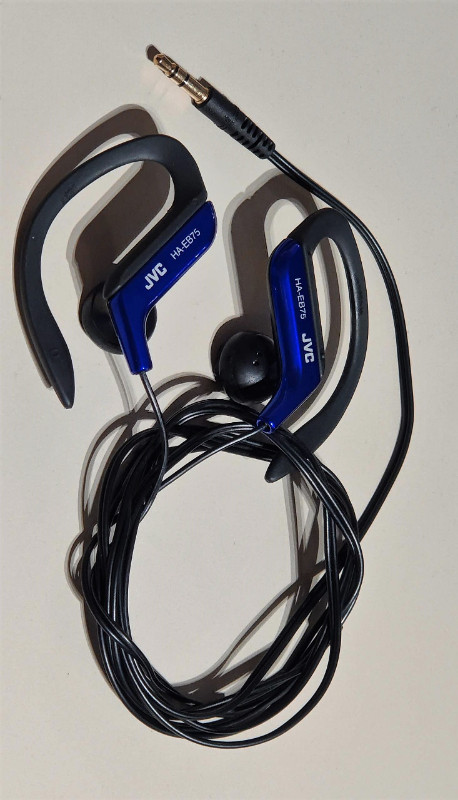 JVC Headphones HA-EB75-A in General Electronics in City of Toronto - Image 3