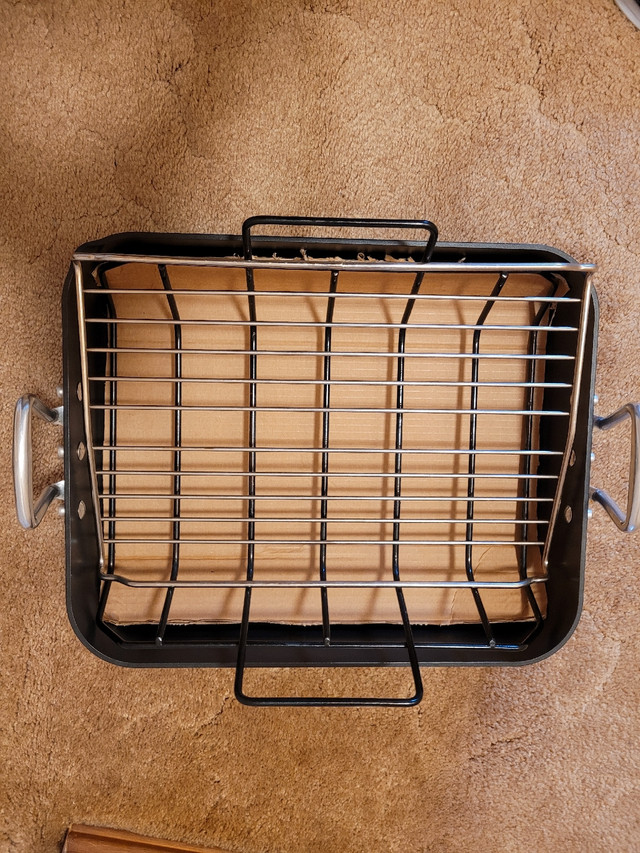 Roasting pan and rack (large) in Kitchen & Dining Wares in Sudbury