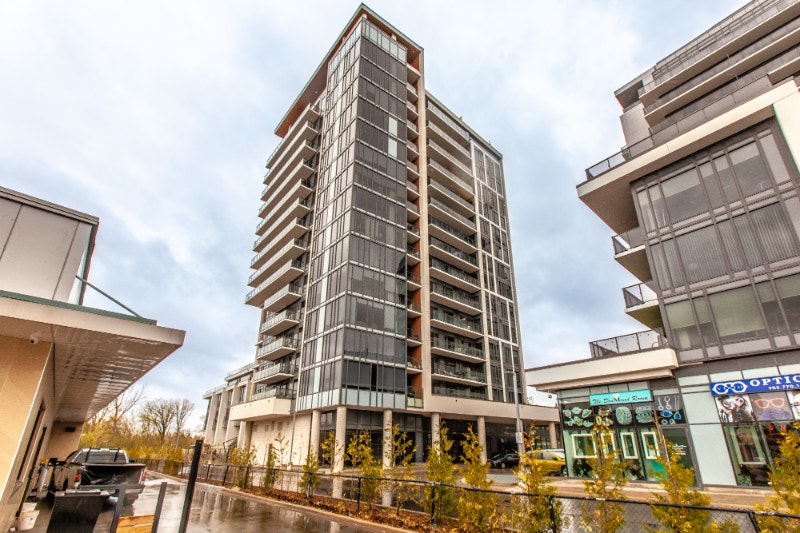 One Bedroom + One Bathroom Condo, Richmond hill July Long Term