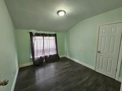 3 Private Rooms for Rent- Kitchen &washroom share - utility incd