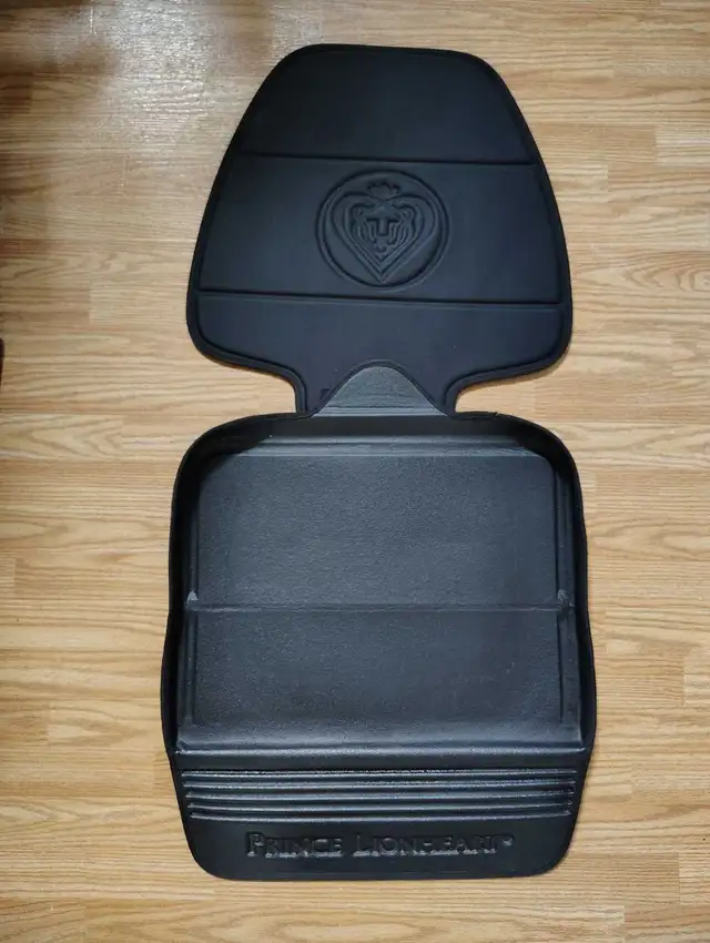Seat Protector for Car Seat - Prince Lionheart in Strollers, Carriers & Car Seats in Edmonton - Image 3