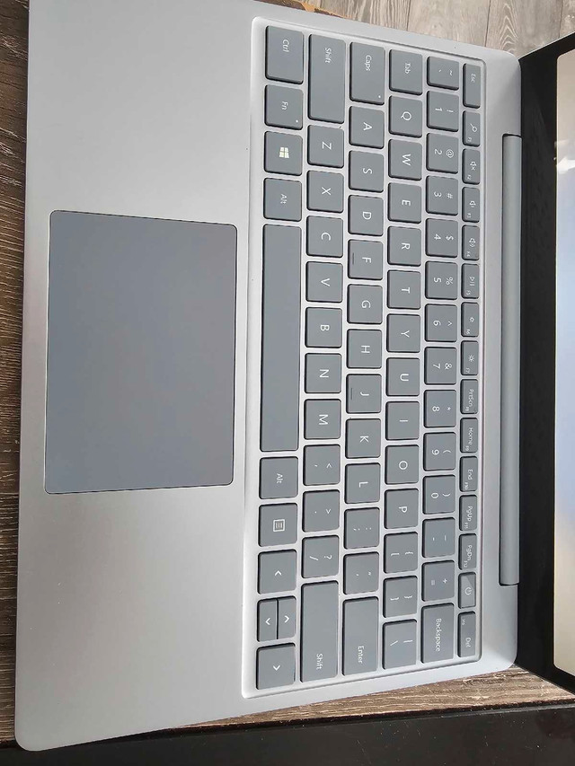 Tablette surface laptop GO ( écran tactile ) + moniteur tactile dans Appareils électroniques  à Victoriaville - Image 3