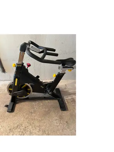 Lance Armstrong's Live Strong Stationary Bike, Really Quiet and Smooth Pedaling comes with original...