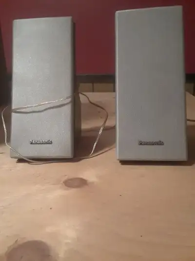REDUCED!- Panasonic Desktop Speakers Model SB-EN25, View more