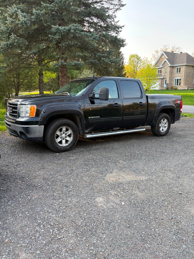 Camion GMC Sierra SLE Z71 4x4 2011 Crew Cab V8 5.3 L