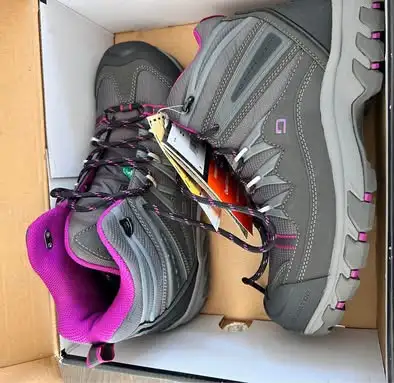 Women’s steel toe hiking boots - size 9W, View more