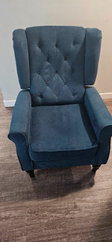 $180 Blue Accent Chair in Chairs & Recliners in Calgary - Image 4